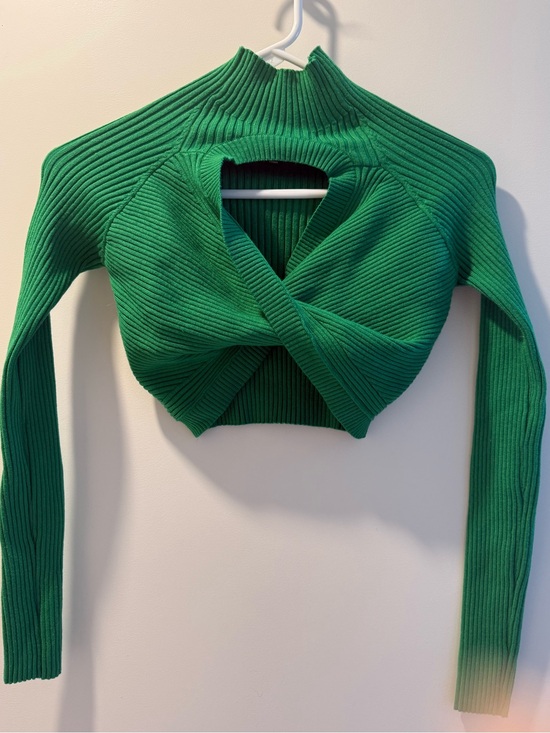 Hera Collection Tops - Hera Collection Green Ribbed Twist-Front Cropped Sweater